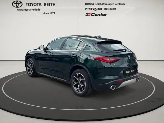 Gebraucht Alfa Romeo Stelvio Lusso 280 PS (205 kW) 2018 Grün SUV