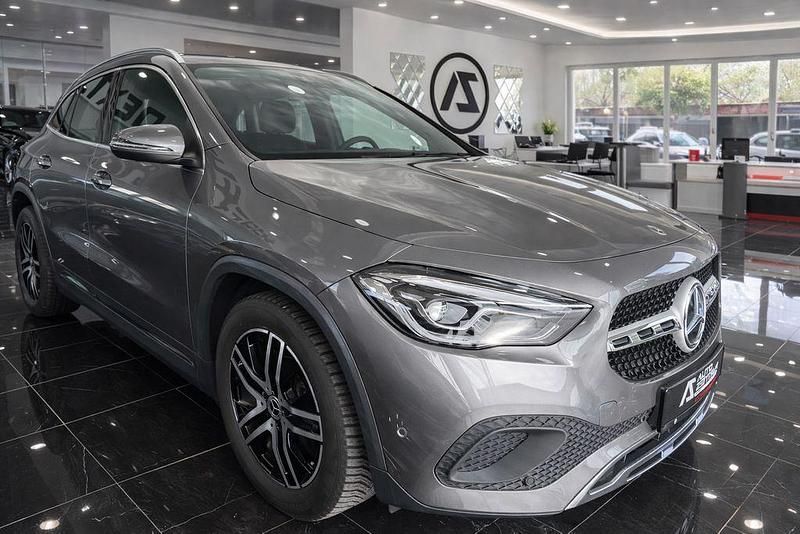 Gebraucht Mercedes GLA250 224 PS (164 kW) 2020 Grau SUV