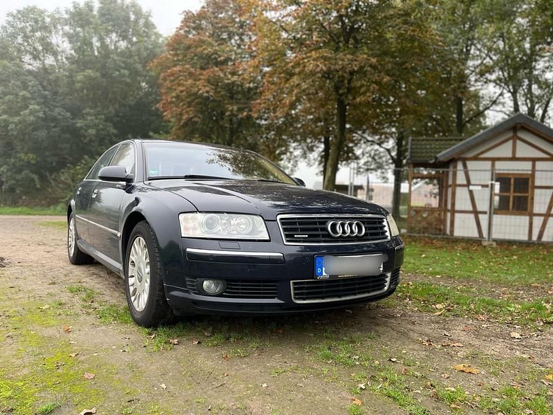 Blau Gebraucht 2003 Audi A8 Limousine | 4.800 € - Bild 1/4