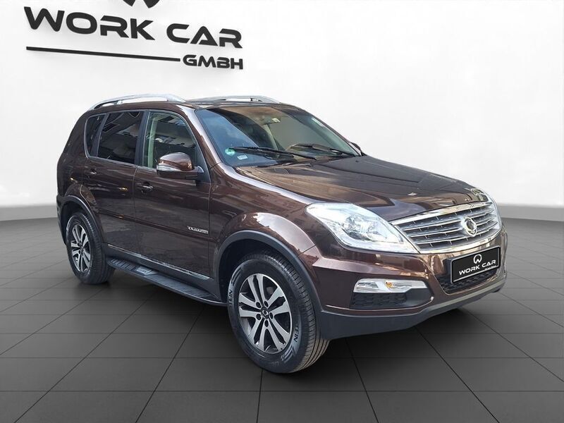 Schwarz Gebraucht 2014 Ssangyong Rexton Quartz SUV | 9.999 € - Bild 1/4
