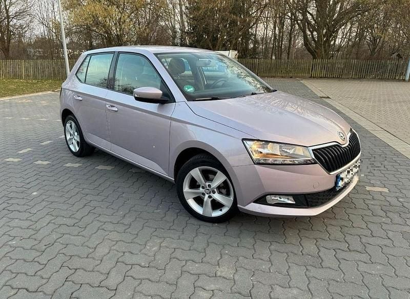 Violett Gebraucht 2019 Skoda Fabia Style Limousine | 10.600 € (Guter Preis) - Bild 1/4