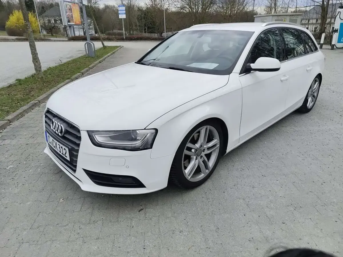 Gebraucht Audi A4 177 PS (130 kW) 2013 Weiß Kombi