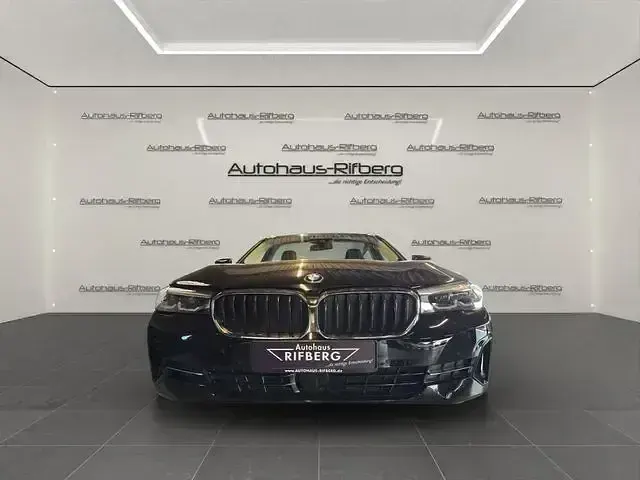 Gebraucht BMW 520 Performance 190 PS (139 kW) 2023 Schwarz Kombi