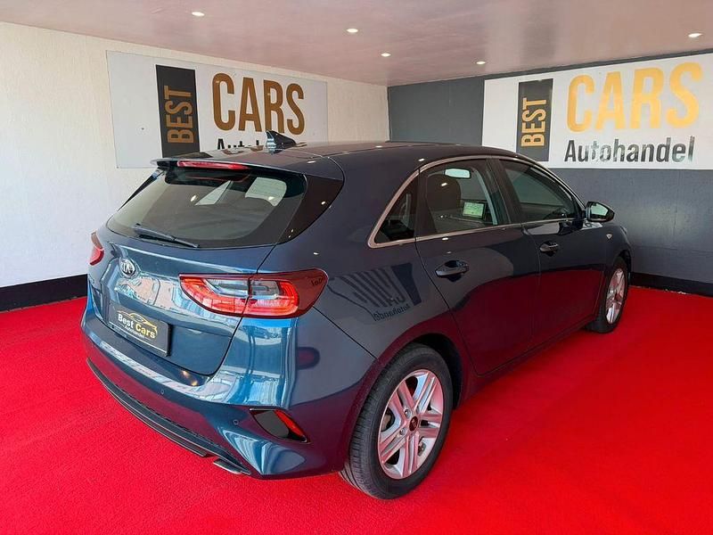 Gebraucht Kia Ceed Vision 140 PS (102 kW) 2019 Blau Kleinwagen