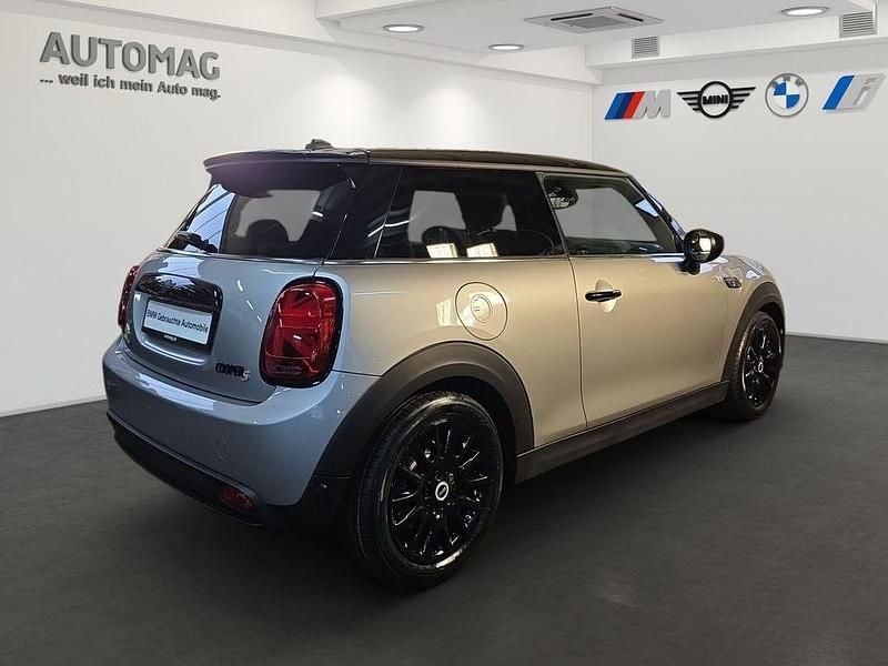 Gebraucht Mini Cooper SE Hatch 135 kW (184 PS) 2023 Melting silver iii Kleinwagen