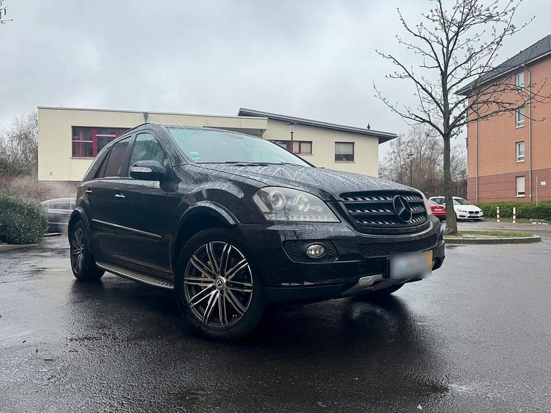 Gebraucht Mercedes ML320 224 PS (164 kW) 2005 Schwarz SUV