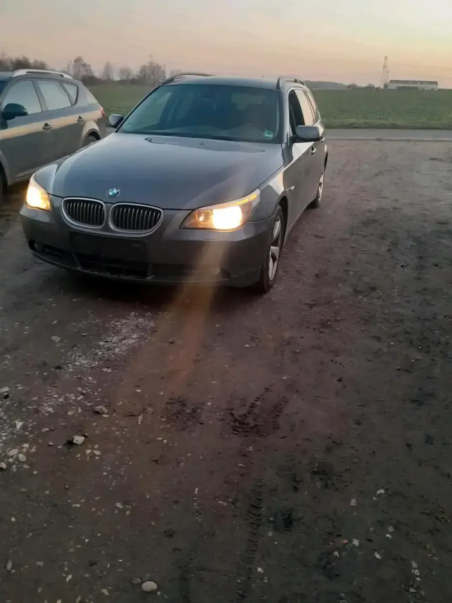 Gebraucht BMW 530 231 PS (169 kW) 2006 Andere farben Kombi