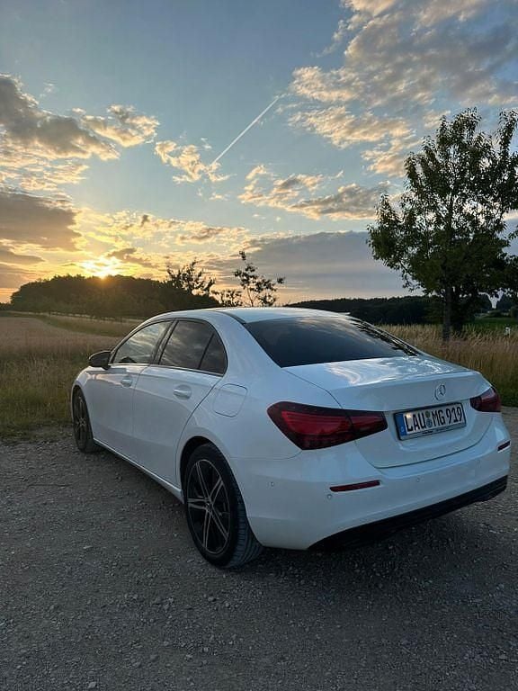 Gebraucht Mercedes A220 190 PS (139 kW) 2024 Weiß Limousine