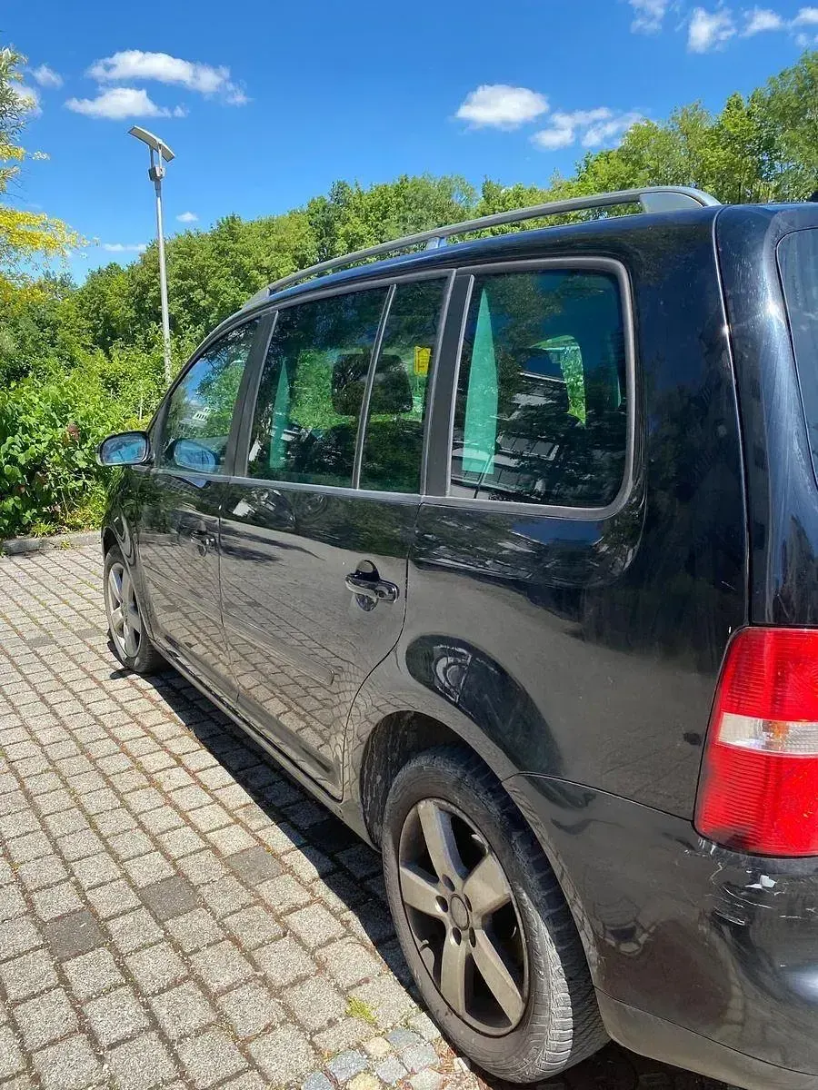 Gebraucht VW Touran Highline 116 PS (85 kW) 2005 Schwarz Van / Kleinbus