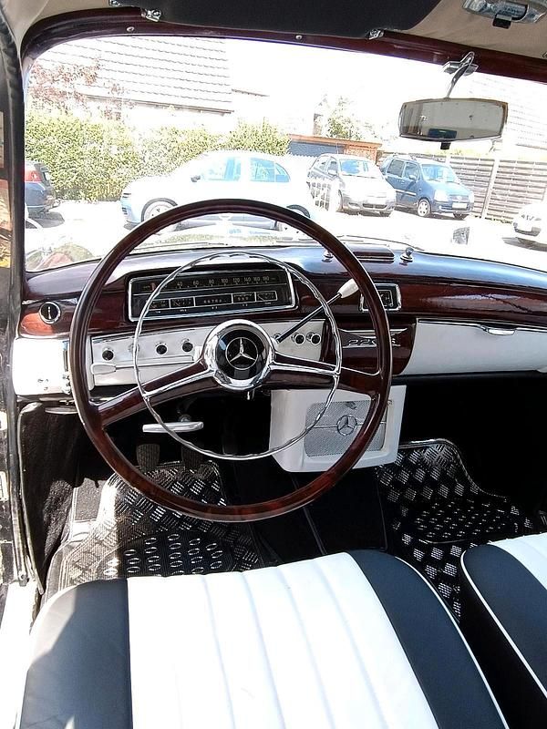 Schwarz Gebraucht 1958 Mercedes W180 Limousine | 22.000 € - Bild 1/4