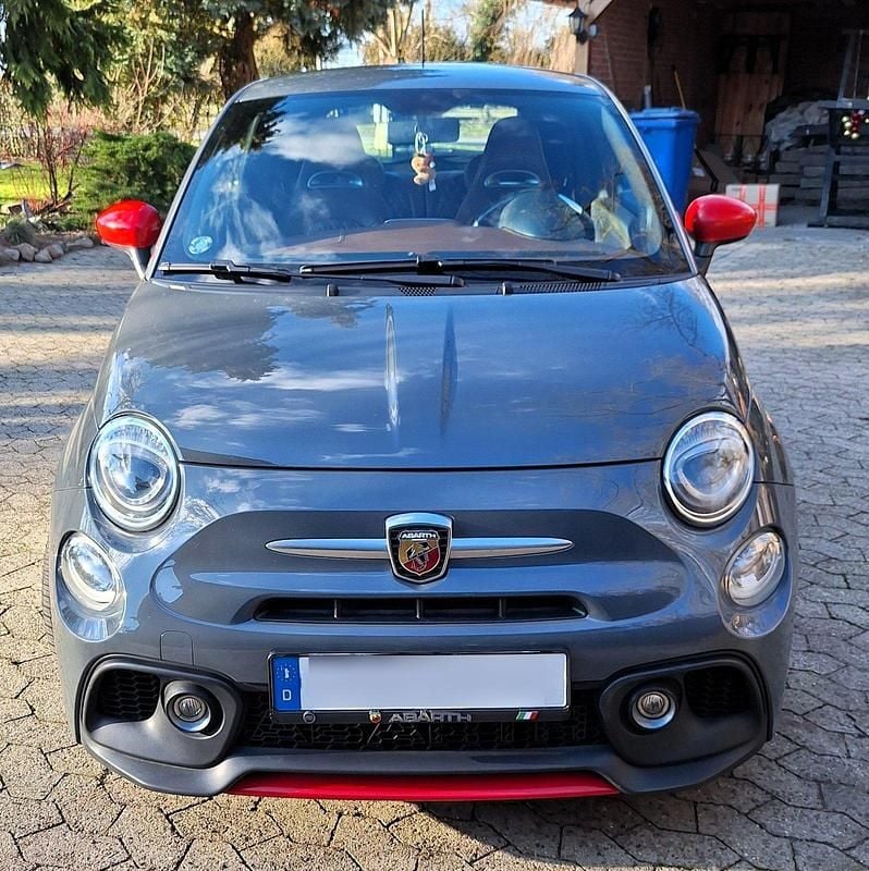 Grau Gebraucht 2018 Abarth 595 Kleinwagen | 12.500 € (Guter Preis) - Bild 1/4
