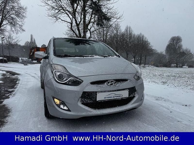 Gebraucht Hyundai ix20 125 PS (91 kW) 2011 Silber Kleinwagen