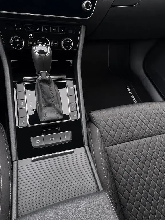 Gebraucht Skoda Superb Style 190 PS (139 kW) 2019 Weiß Limousine