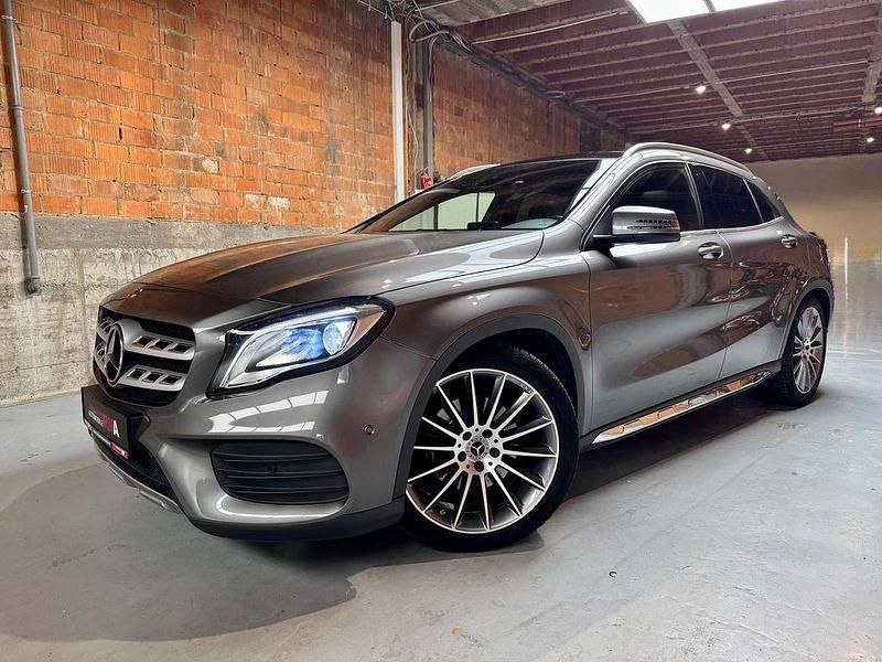 Mountaingrau met. Gebraucht 2019 Mercedes GLA250 AMG line SUV | 26.890 € (Fairer Preis) - Bild 1/4