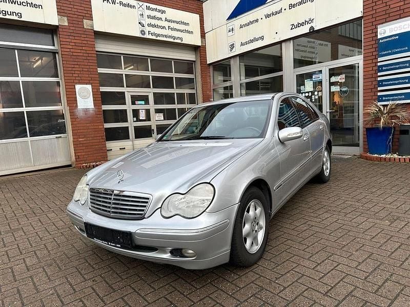 Silber Gebraucht 2002 Mercedes C200 Elegance Limousine | 6.000 € (Teuer) - Bild 1/4