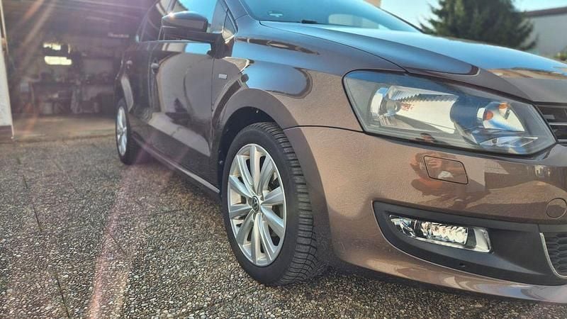 Gebraucht VW Polo Match 90 PS (66 kW) 2012 Braun Kleinwagen