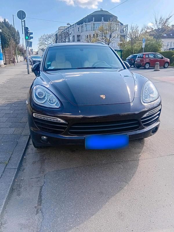 Second-hand Porsche Cayenne 245 CP (180 kW) 2013 Roșu SUV