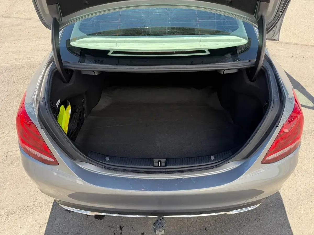 Gebraucht Mercedes C200 Avantgarde 184 PS (135 kW) 2015 Silber Limousine