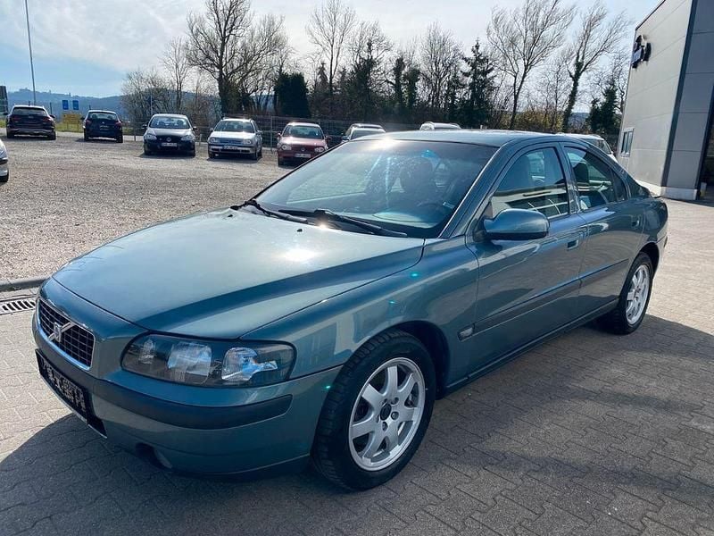 Grün Gebraucht 2002 Volvo S60 Limousine | 1.450 € (Guter Preis) - Bild 1/4