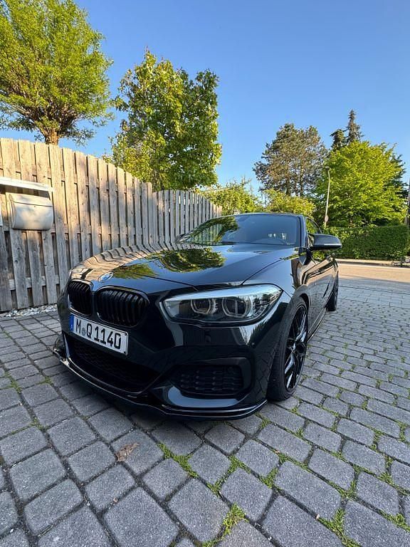 Schwarz Gebraucht 2017 BMW M140 M Sport Limousine | 32.000 € (Fairer Preis) - Bild 1/4
