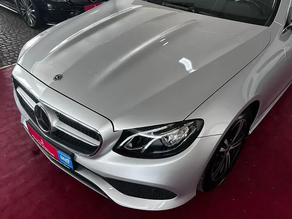 Gebraucht Mercedes E220 194 PS (142 kW) 2019 Silber Coupé