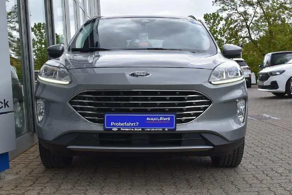 Używany Ford Kuga Titanium 224 KM (164 kW) 2022 Srebrny SUV