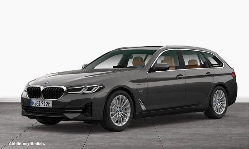 Gebraucht BMW 530e 184 PS (135 kW) 2022 Sophistograu brillanteffekt Kombi