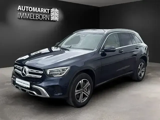 Gebraucht Mercedes GLC300e Exclusive 320 PS (235 kW) 2021 Cavansitblau (metallic) SUV