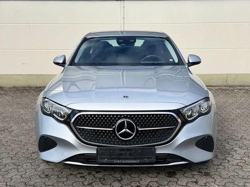 Gebraucht Mercedes E300 Advanced 197 PS (144 kW) 2024 Silber Limousine