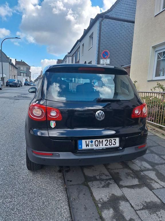 Gebraucht VW Tiguan Freestyle 122 PS (89 kW) 2011 Schwarz SUV