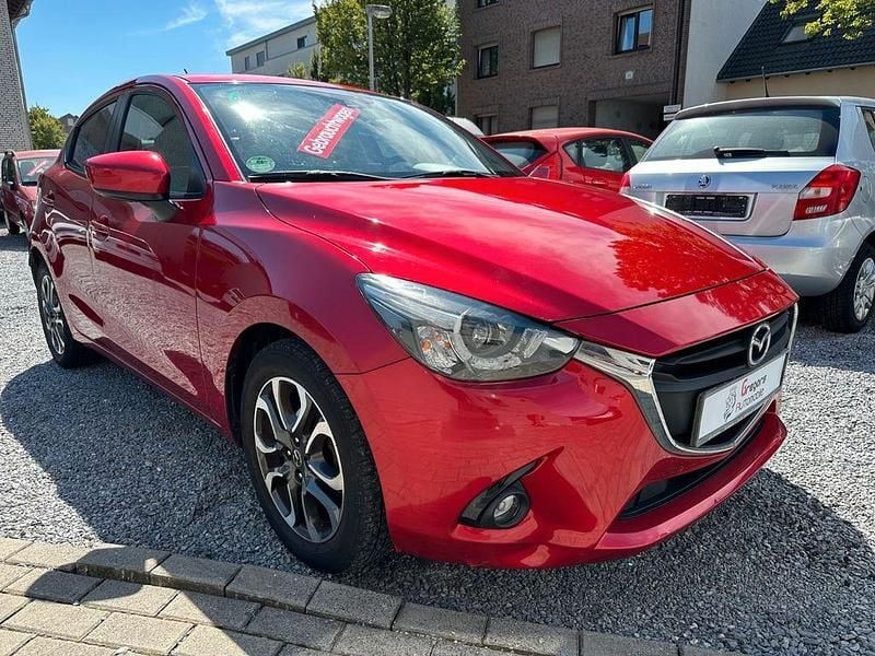 Rot Gebraucht 2017 Mazda 2 Nakama Limousine | 8.350 € (Fairer Preis) - Bild 1/4