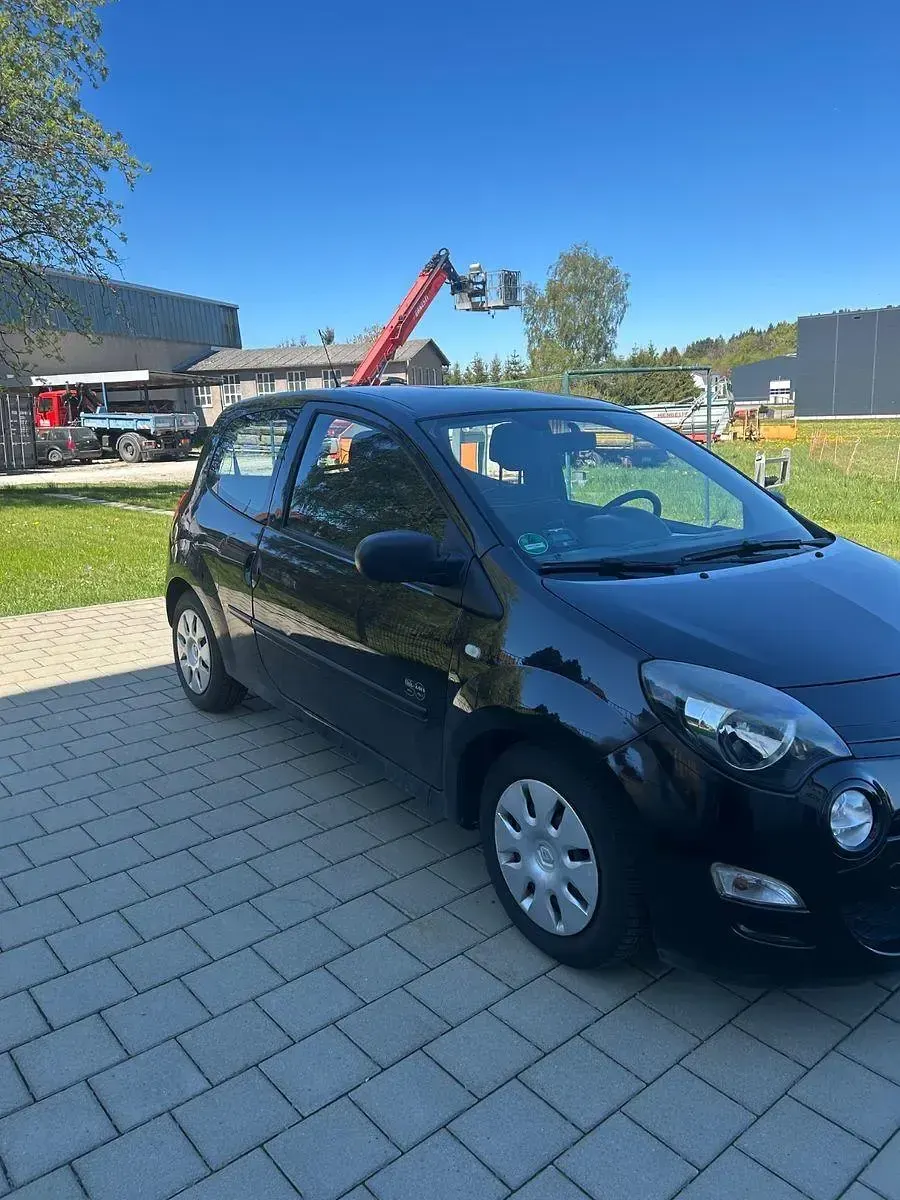 Używany Renault Twingo Dynamique 75 KM (55 kW) 2012 Czarny Hatchback