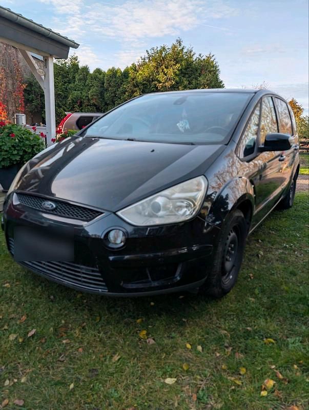 Second-hand Ford S-MAX 130 CP (95 kW) 2007 Negru Monovolum