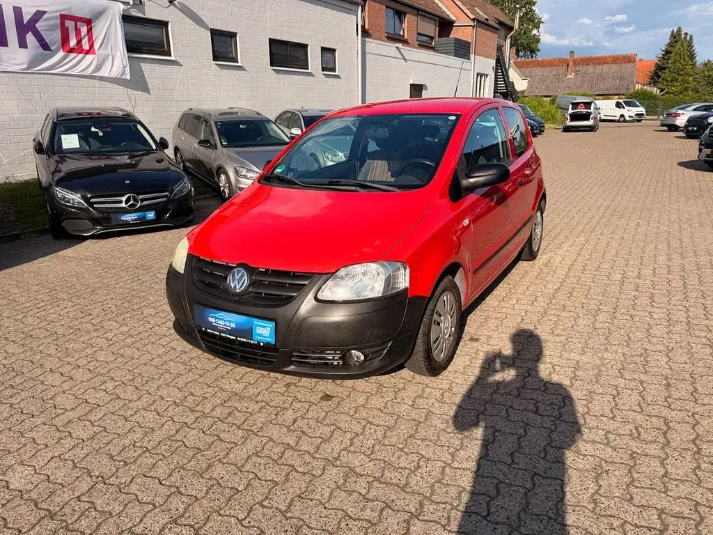 Gebraucht VW Fox 54 PS (39 kW) 2010 Rot Kleinwagen
