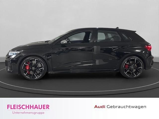 Gebraucht Audi RS3 Sportback Ambiente 400 PS (294 kW) 2023 Mythosschwarz metallic Kleinwagen