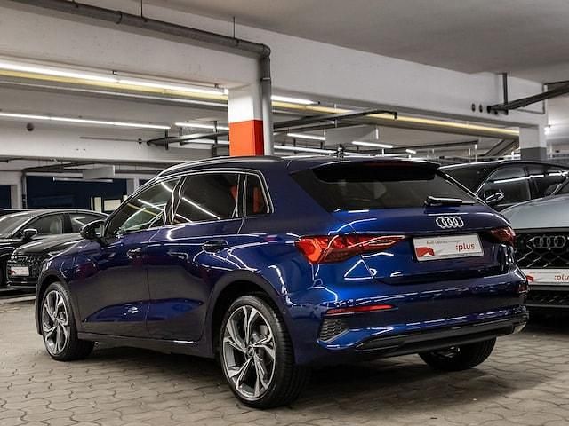 Gebraucht Audi A3 Sportback e-tron Ambiente 204 PS (150 kW) 2021 Navarrablau metallic Kleinwagen