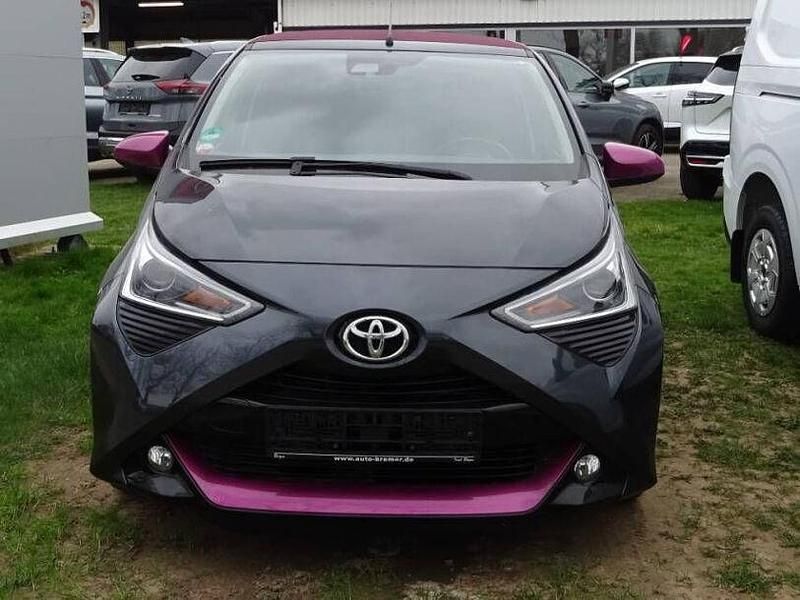 Gebraucht Toyota Aygo x-style 72 PS (52 kW) 2020 Schwarz Kleinwagen