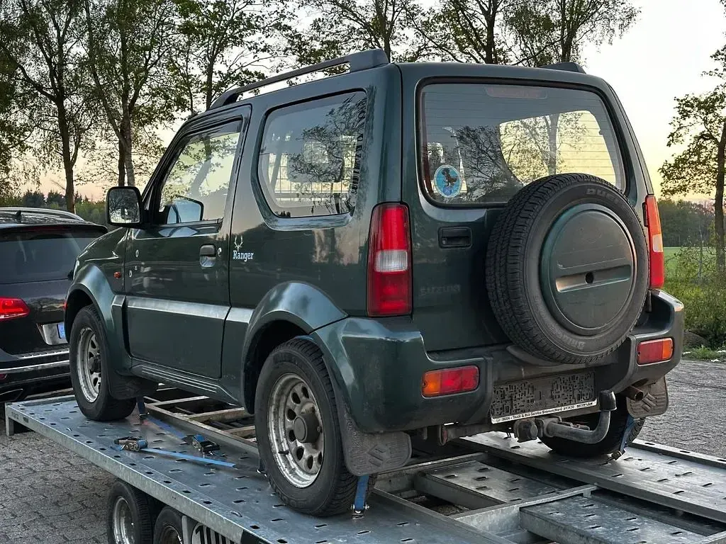 Second-hand Suzuki Jimny 82 CP (60 kW) 2002 Verde SUV