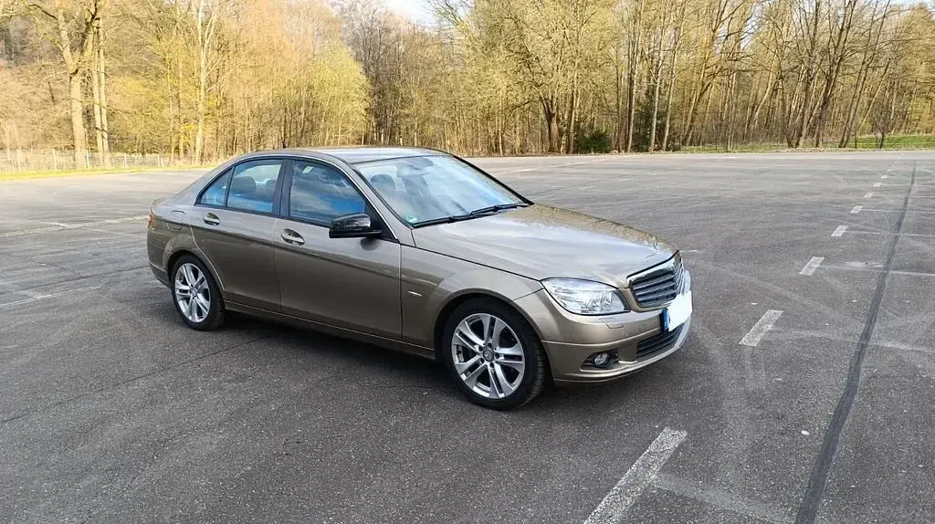 Gebraucht Mercedes C200 136 PS (100 kW) 2009 Gold Limousine