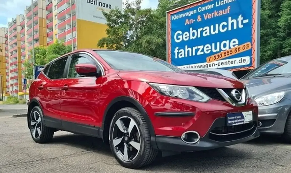 Gebraucht Nissan Qashqai Acenta 116 PS (85 kW) 2017 Rot SUV