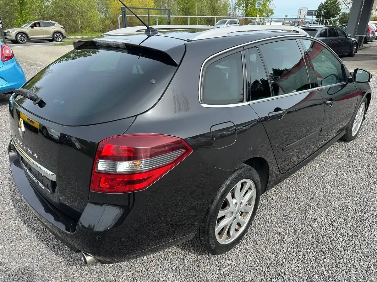 Gebraucht Renault Laguna III Expression 150 PS (110 kW) 2010 Schwarz Limousine