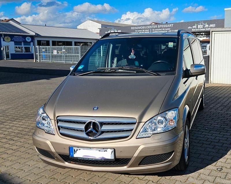 Gold Gebraucht 2013 Mercedes Viano Edition Van / Kleinbus | 18.300 € (Fairer Preis) - Bild 1/4