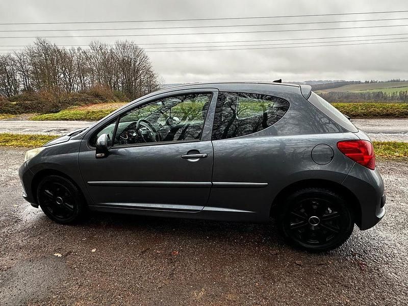 Grau Gebraucht 2009 Peugeot 207 Sport Limousine | 2.500 € (Fairer Preis) - Bild 1/4