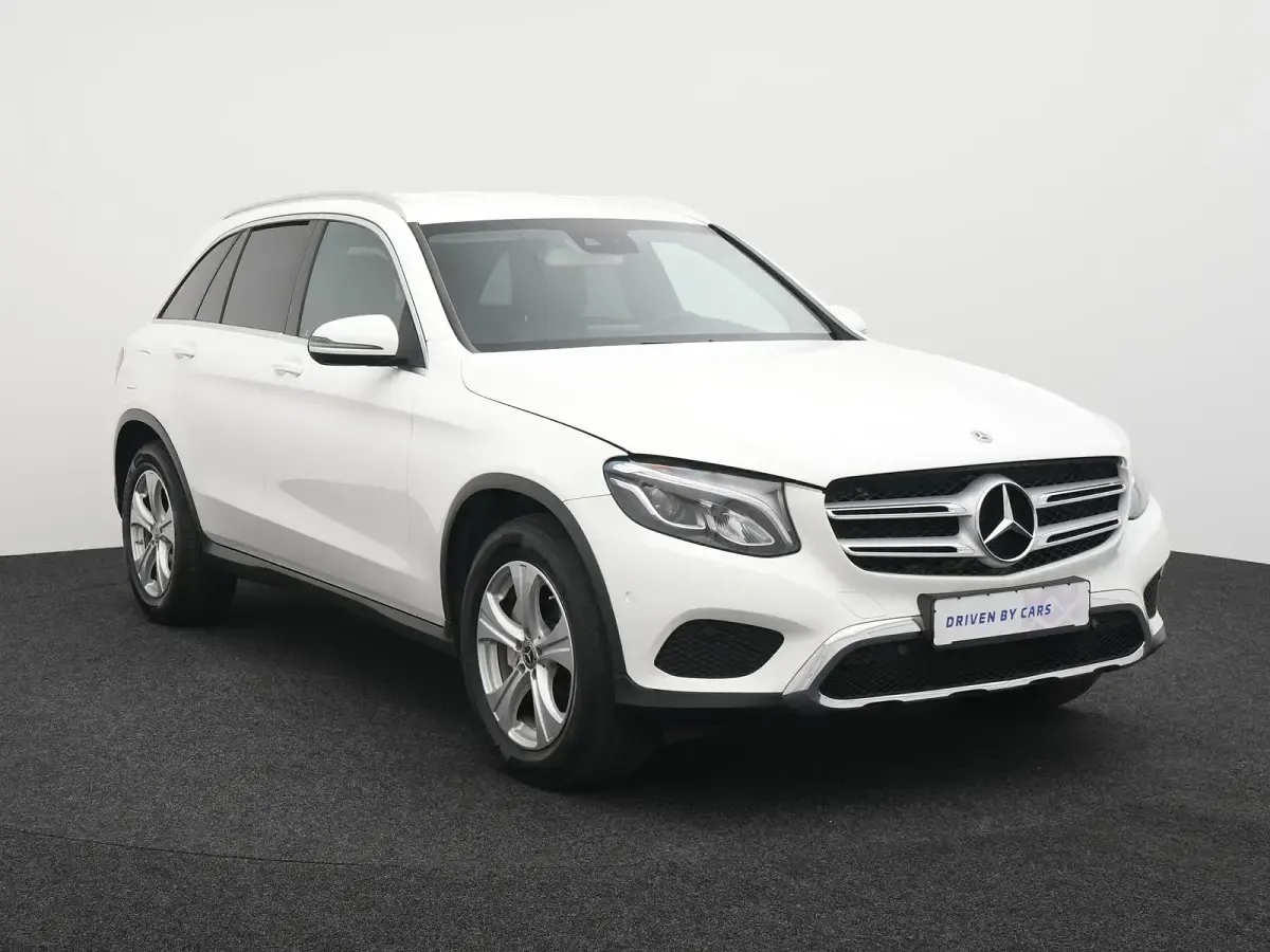 Używany Mercedes GLC250 204 KM (150 kW) 2017 Biały SUV