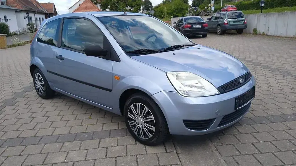 Gebraucht Ford Fiesta 80 PS (58 kW) 2005 Blau Kleinwagen