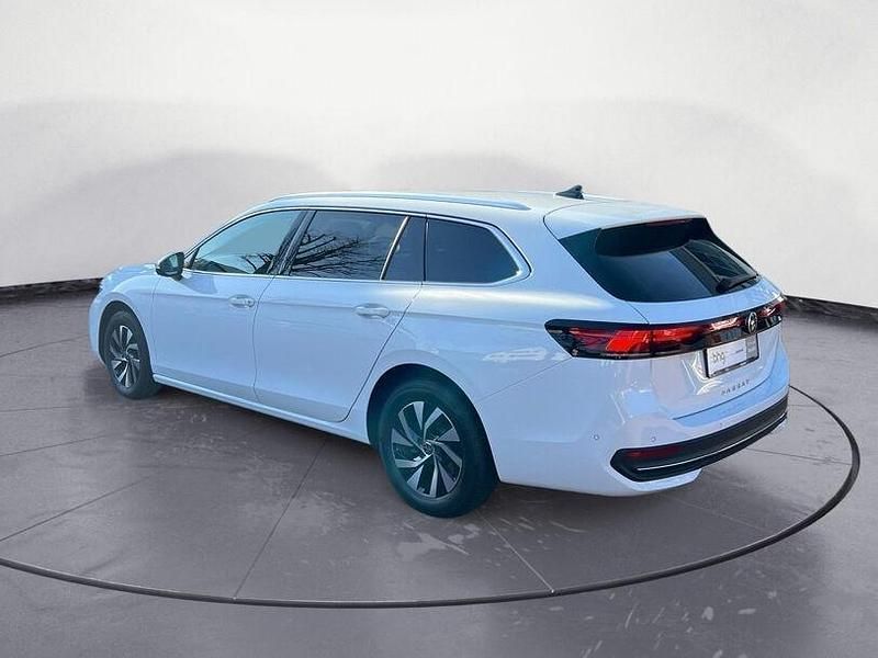 Gebraucht VW Passat Business 150 PS (110 kW) 2025 Pure white Kombi