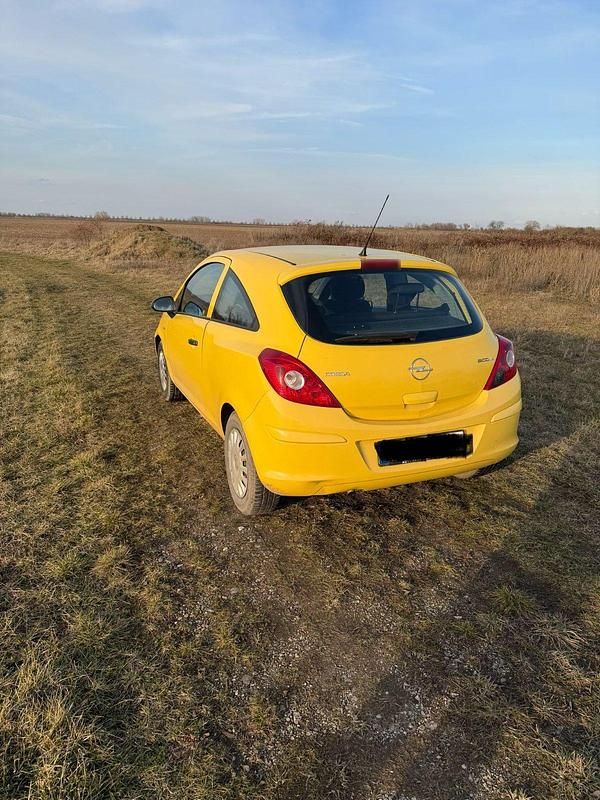 Gebraucht Opel Corsa 60 PS (44 kW) 2010 Gelb Kleinwagen