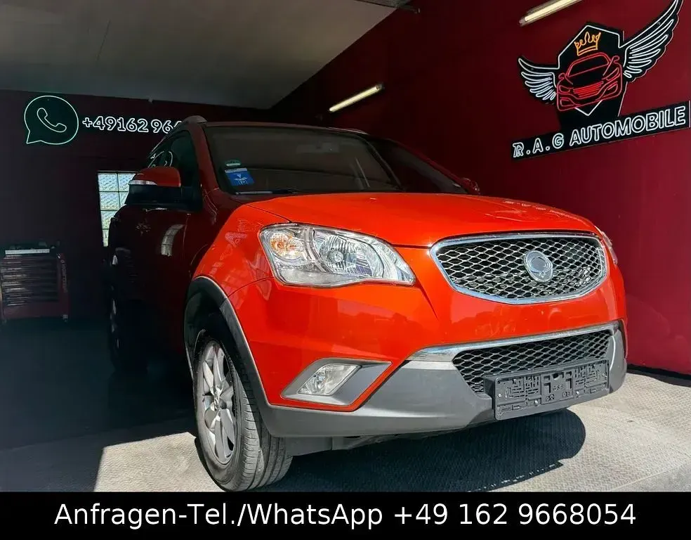 Gebraucht SsangYong Korando 175 PS (128 kW) 2011 Rot SUV
