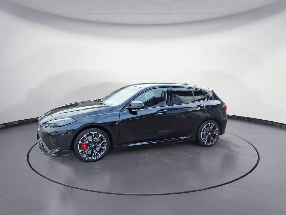Brugt BMW M135 Performance 300 HK (220 kW) 2024 Sort Hatchback