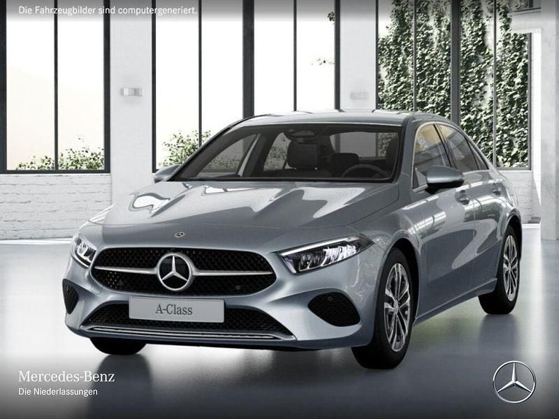 Gebraucht Mercedes A200 Progressive 163 PS (119 kW) 2025 Kosmosschwarz Limousine